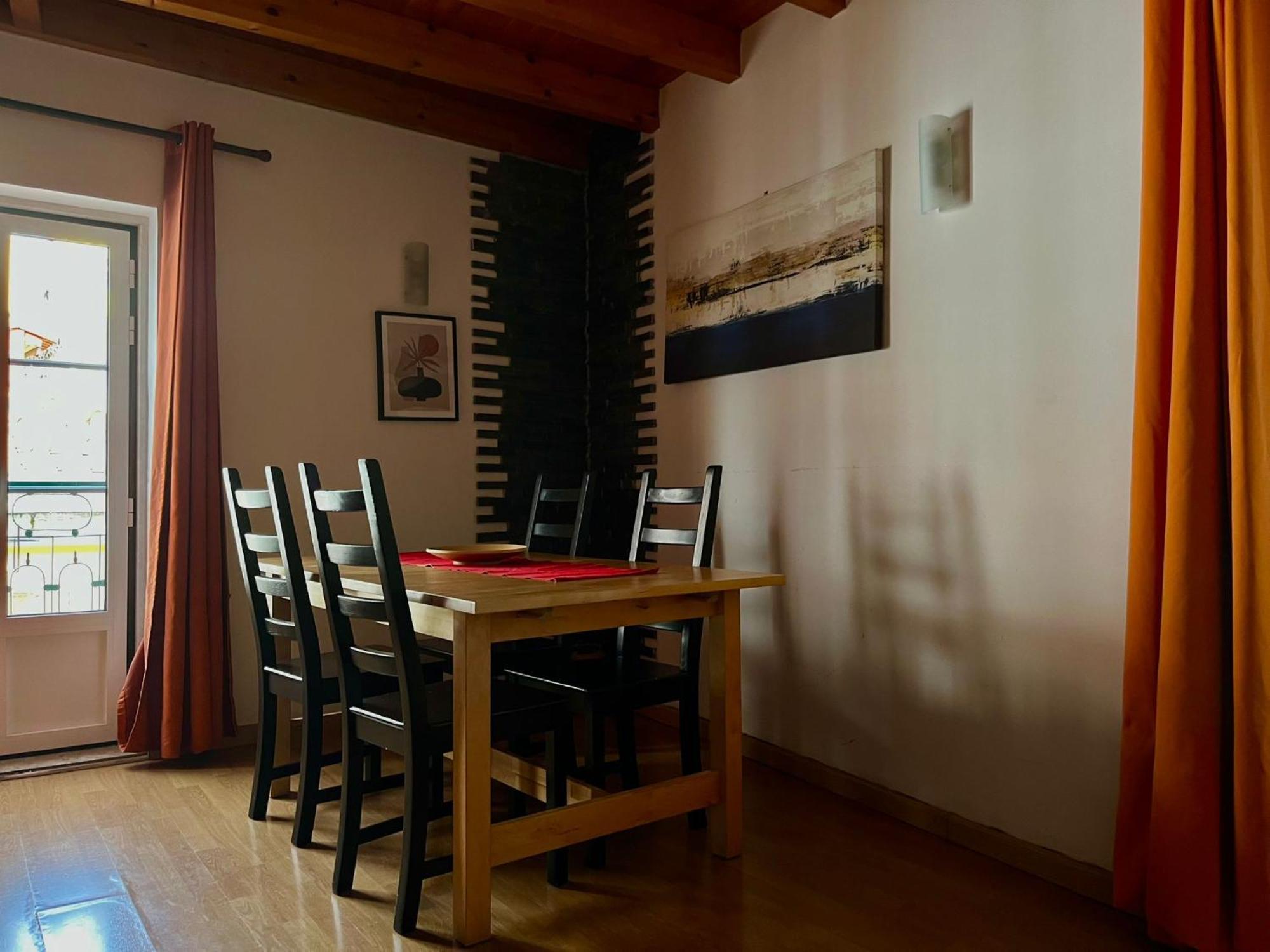 2 Bedroom, 2 Bathroom Apartment - Travessa Da Madalena 리스본 외부 사진