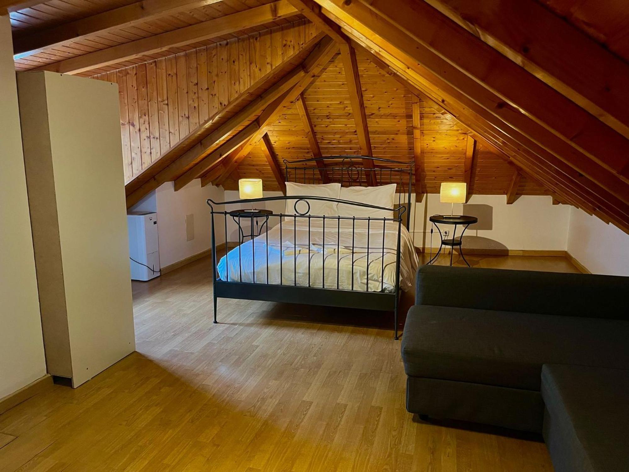 2 Bedroom, 2 Bathroom Apartment - Travessa Da Madalena 리스본 외부 사진